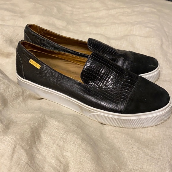 Kaanas slip on - Picture 1 of 1